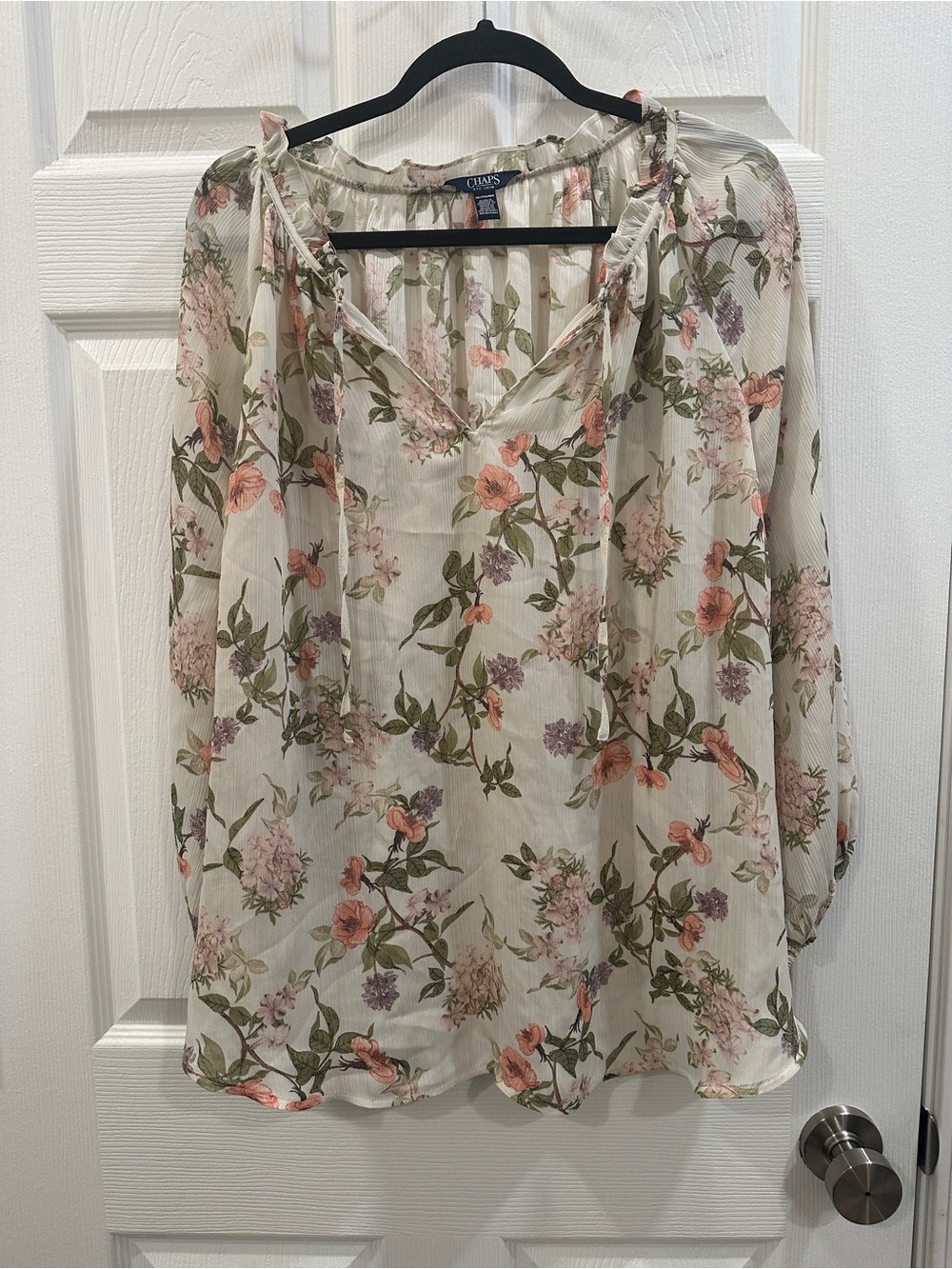 Chaps floral Women’s Plus Size v Neck blouse size XXL EUC